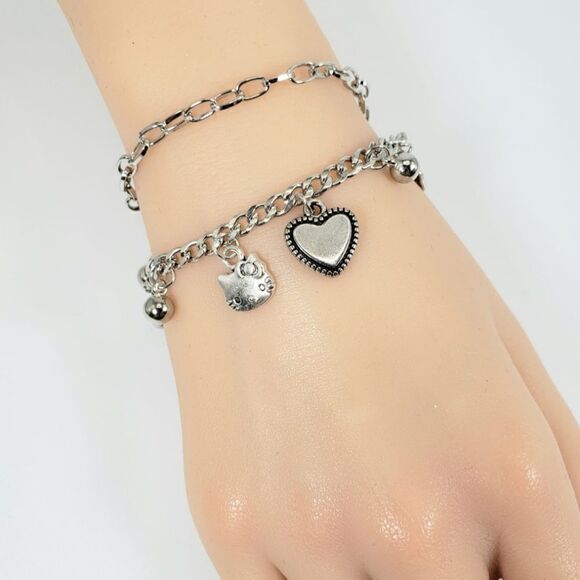 Brand New Silver Hello Kitty With Hearts Charms Bracelet - Picture 1 of 8
